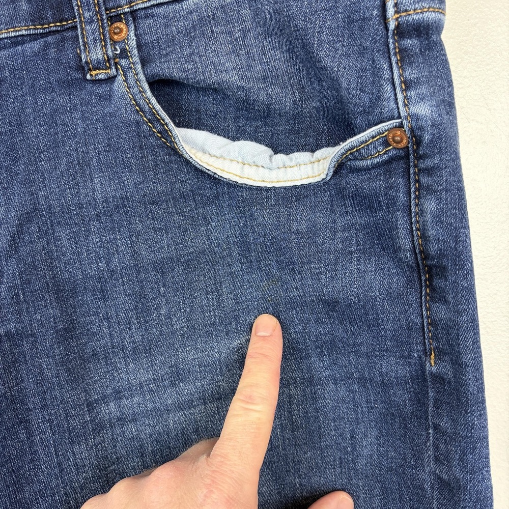 Lucky Brand 410 Athletic Straight Jeans Mens 36x32 Blue‎ Med Wash Denim - Picture 3 of 11
